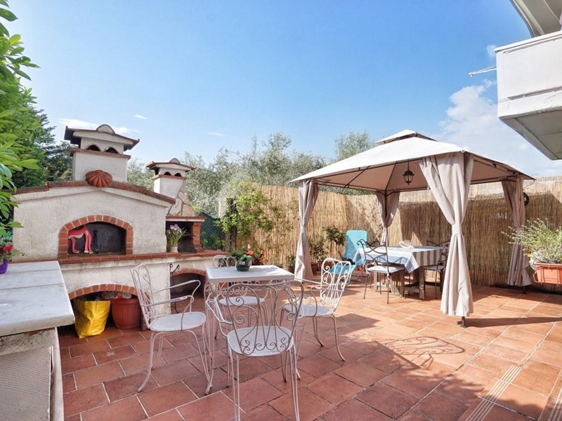 Villetta a schiera in Vendita a Massa, zona Marina di Massa, 270'000&euro;, 135 m², arredato