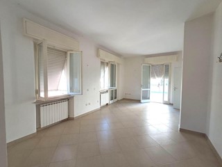 Appartamento in Affitto a Ponsacco, 950&euro;, 90 m², con Box
