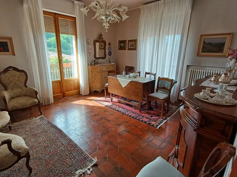 Appartamento in Vendita a Colle di Val D'Elsa, 150'000&euro;, 110 m², arredato