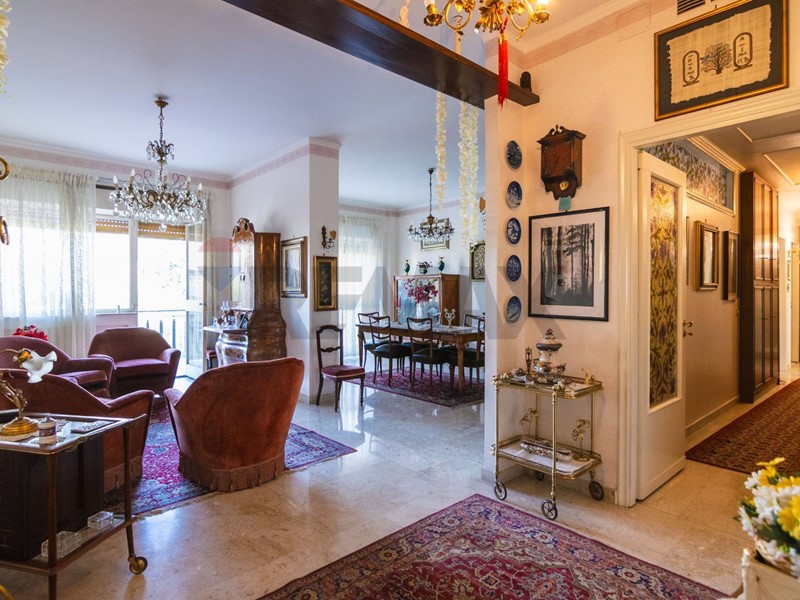 Appartamento in Vendita a Catania, 430'000&euro;, 167 m²