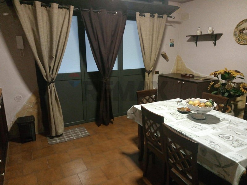 Bilocale in Vendita a Mascalucia, 70'000&euro;, 70 m²