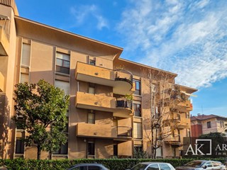 Quadrilocale in Vendita a Novara, 300'000&euro;, 155 m²