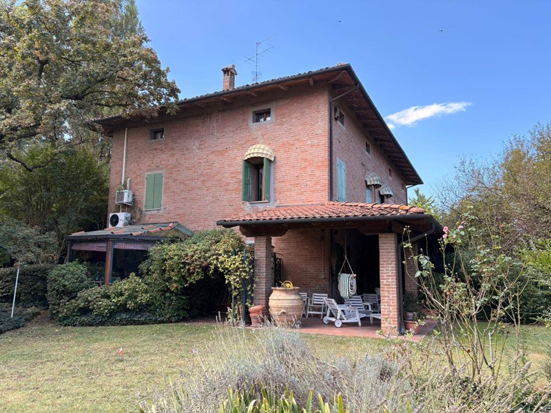 Villa in Vendita a San Cesario sul Panaro, 590'000&euro;, 469 m²