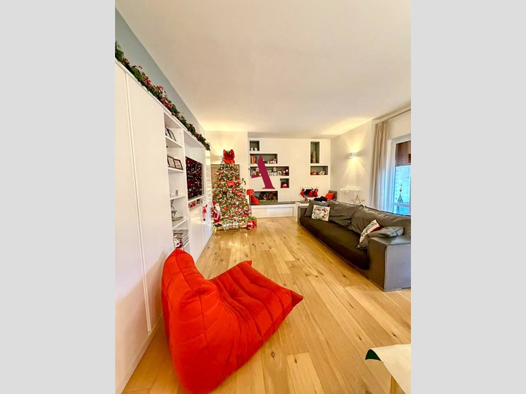 Appartamento in Vendita a Mercogliano, 265'000&euro;, 180 m²