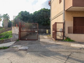 Quadrilocale in Vendita a Aci Catena, 98'000&euro;, 99 m²