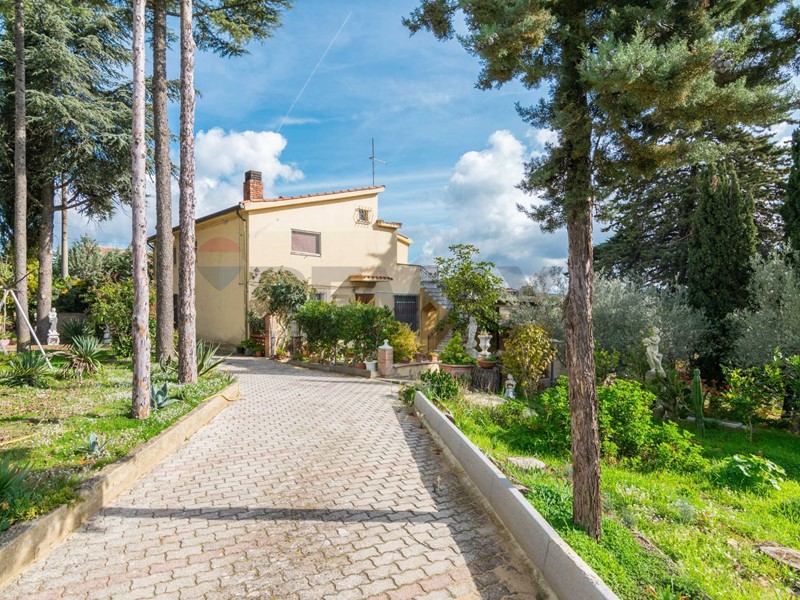 Villa in Vendita a Piazza Armerina, 160'000&euro;, 200 m²
