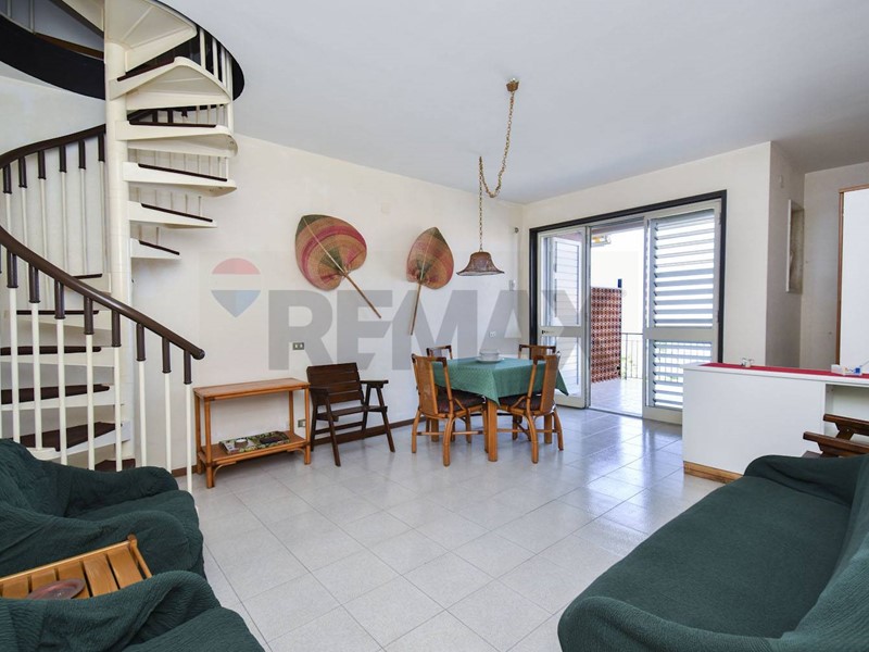 Quadrilocale in Vendita a Acireale, 140'000&euro;, 52 m²