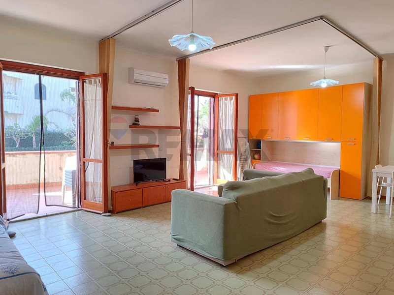 Trilocale in Vendita a Giardini Naxos, 240'000&euro;, 85 m²