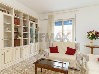 Appartamento in Vendita a Acireale, 245'000&euro;, 177 m²