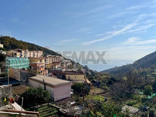 Quadrilocale in Vendita a Vietri sul Mare, 215'000&euro;, 104 m²