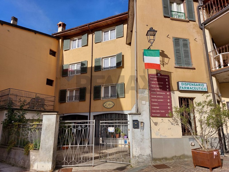 Casa Indipendente in Vendita a Monasterolo del Castello, 250'000&euro;, 390 m²