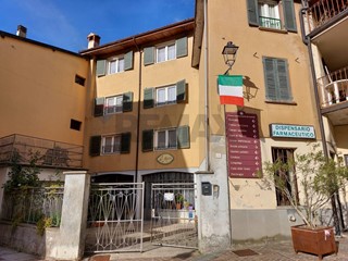 Casa Indipendente in Vendita a Monasterolo del Castello, 250'000&euro;, 390 m²