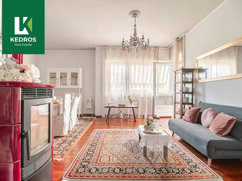 Quadrilocale in Affitto a Casciago, 2'000&euro;, 140 m², con Box