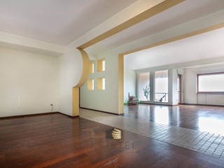 Appartamento in Vendita a Montesilvano, 420'000&euro;, 264 m²