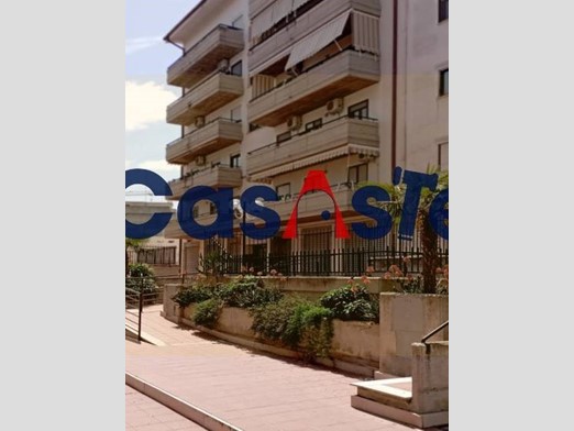 Appartamento in Vendita a Canosa di Puglia, 52'000&euro;, 113 m²