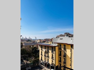 Appartamento in Vendita a Genova, 75'000&euro;, 85 m²