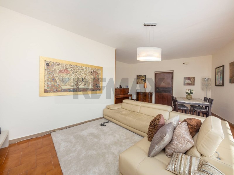 Quadrilocale in Vendita a Catania, 109'000&euro;, 105 m²