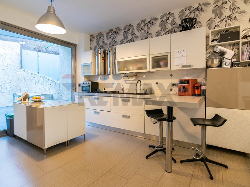 Appartamento in Vendita a Aci Castello, 198'000&euro;, 150 m²