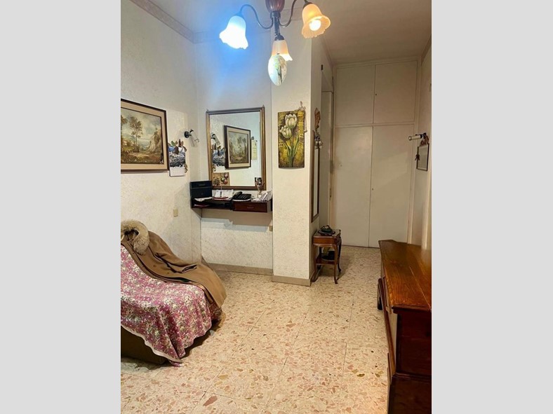 Trilocale in Vendita a Roma, 285'000&euro;, 104 m²