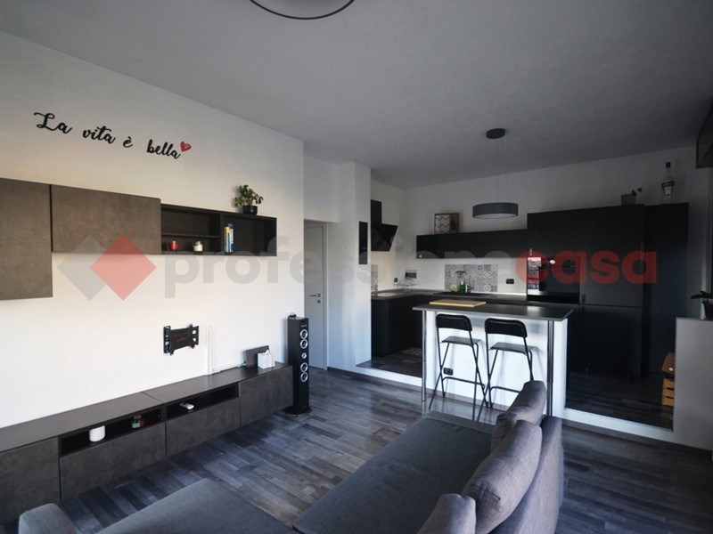 Trilocale in Vendita a Pioltello, 180'000&euro;, 85 m², con Box