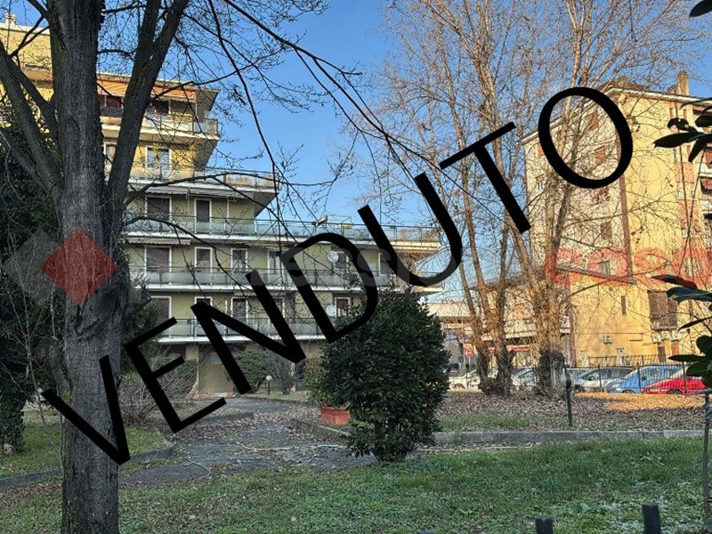 Trilocale in Vendita a Pioltello, 180'000&euro;, 85 m², con Box