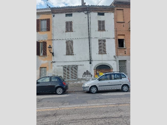 Casa Semi Indipendente in Vendita a Parma, 90'000&euro;, 390 m²