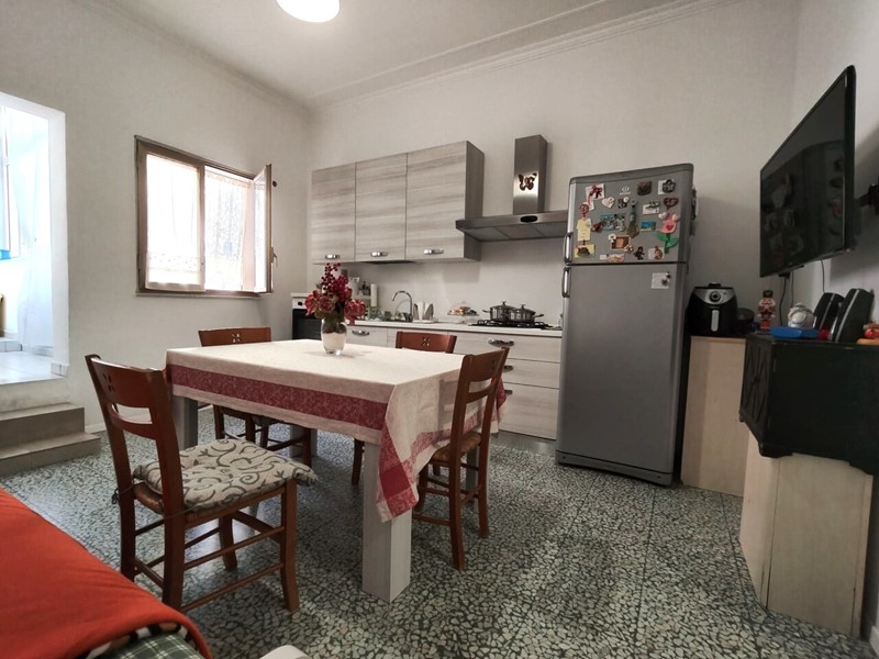 Bilocale in Vendita a Catania, 67'000&euro;, 89 m²