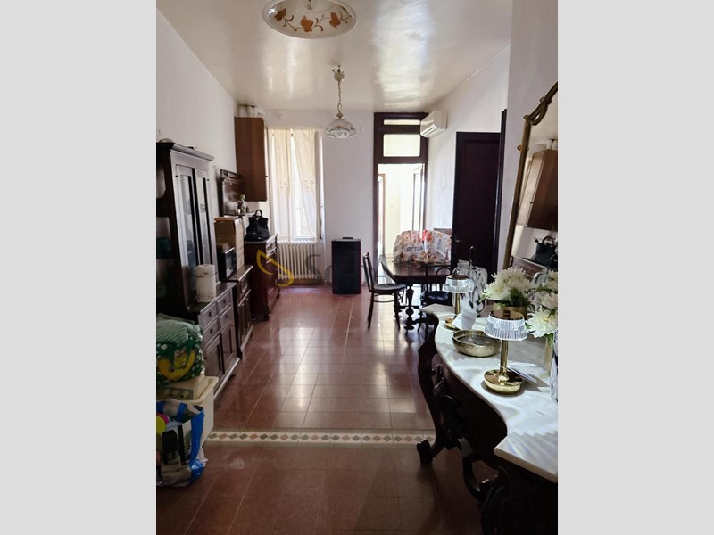 Appartamento in Affitto a Frosinone, 150 m², arredato