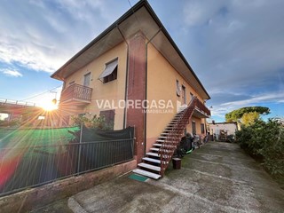 Quadrilocale in Vendita a Carrara, zona Marina Di Carrara, 189'000&euro;, 90 m²