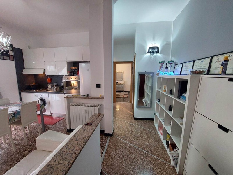 Bilocale in Vendita a Genova, zona Staglieno, 65'000&euro;, 53 m², arredato