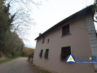 Quadrilocale in Vendita a Viterbo, 75'000&euro;, 110 m²