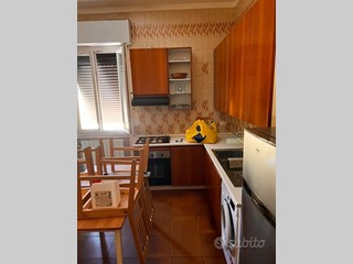 Quadrilocale in Affitto a Massa, zona Marina di Massa, 900&euro;, 100 m², arredato