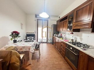 Quadrilocale in Vendita a Poggibonsi, 220'000&euro;, 94 m², con Box