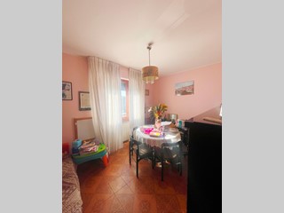 Appartamento in Vendita a Vicopisano, zona Uliveto Terme, 254'000&euro;, 140 m², con Box