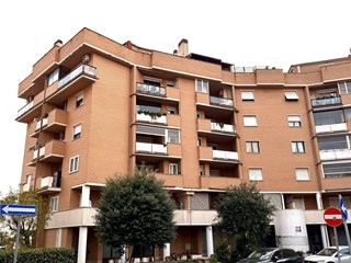 Trilocale in Vendita a Roma, 279'000&euro;, 72 m²