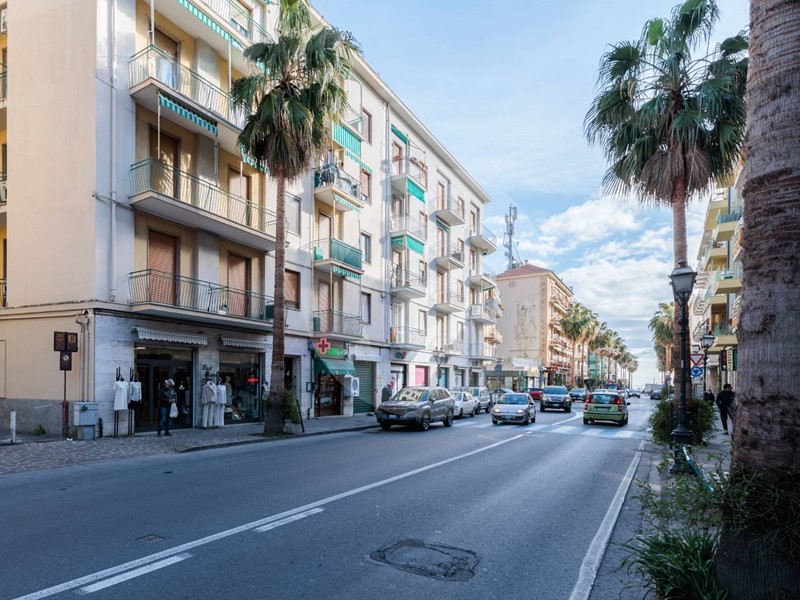 Trilocale in Vendita a Alassio, 270'000&euro;, 75 m²