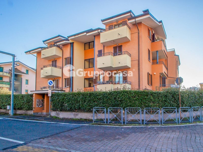 Trilocale in Vendita a Bareggio, 288'000&euro;, 95 m²