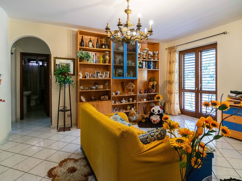Trilocale in Vendita a Aci Catena, 97'000&euro;, 100 m²