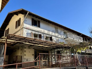 Appartamento in Vendita a Songavazzo, 59'000&euro;, 180 m²