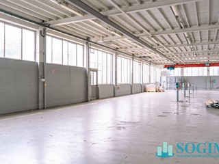 Capannone in Affitto a Arosio, 6'700&euro;, 2250 m²