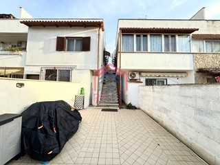 Trilocale in Vendita a Pomezia, 159'000&euro;, 80 m²