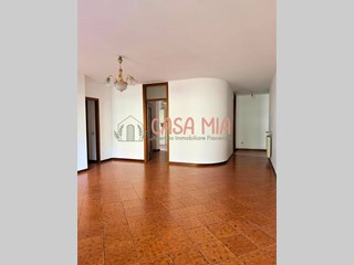 Quadrilocale in Vendita a Rottofreno, 160'000&euro;, 142 m²