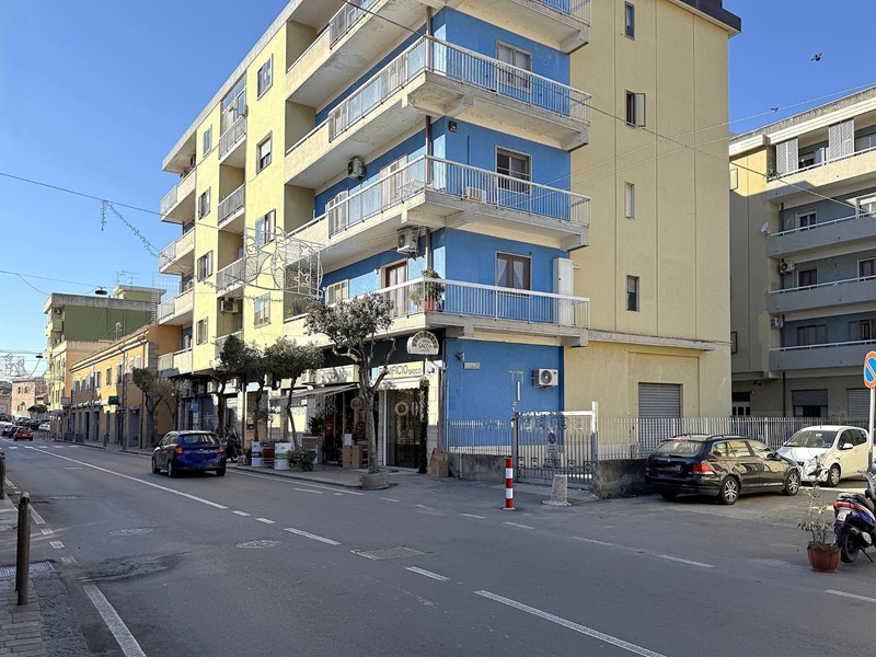 Appartamento in Vendita a Catanzaro, 375'000&euro;, 185 m²