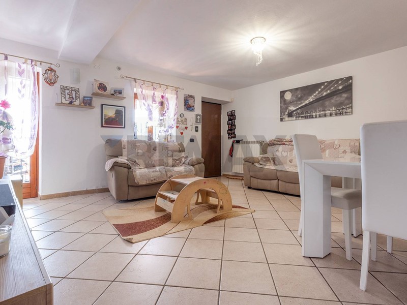 Trilocale in Vendita a Cugliate Fabiasco, 125'000&euro;, 103 m²