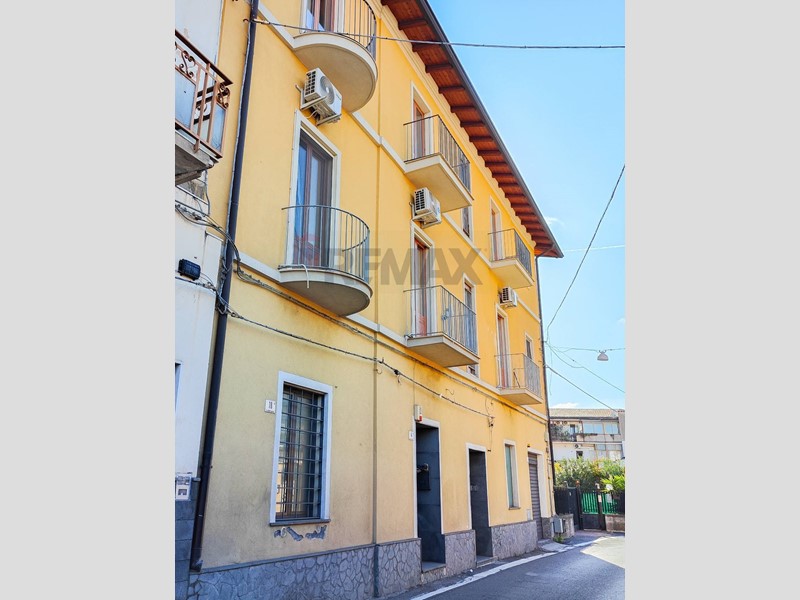 Appartamento in Vendita a Catania, 140'000&euro;, 190 m²
