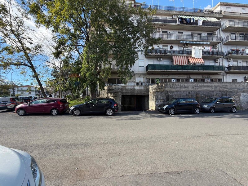 Quadrilocale in Vendita a Catania, 72'000&euro;, 117 m²