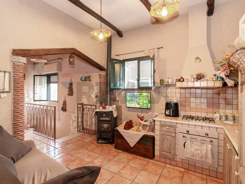 Casa Indipendente in Vendita a Belpasso, 95'000&euro;, 84 m²