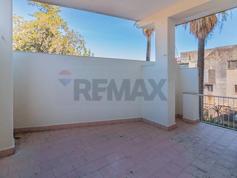 Appartamento in Vendita a Acireale, 190'000&euro;, 220 m²