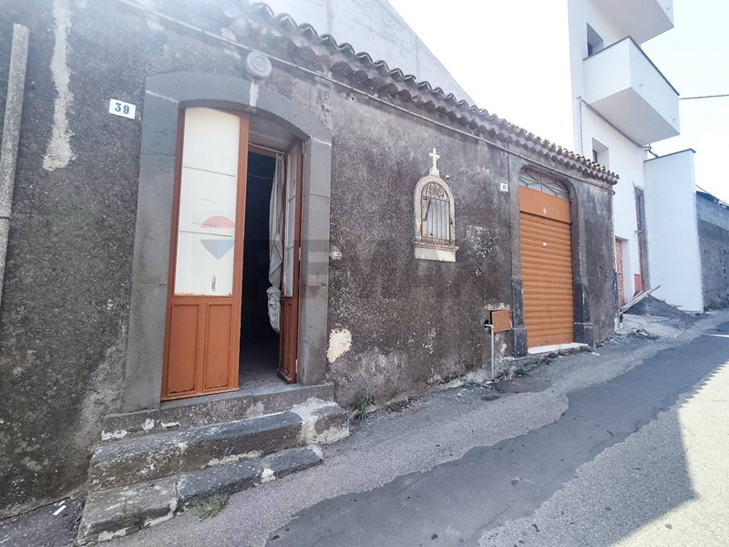 Casa Indipendente in Vendita a Belpasso, 67'000&euro;, 110 m²