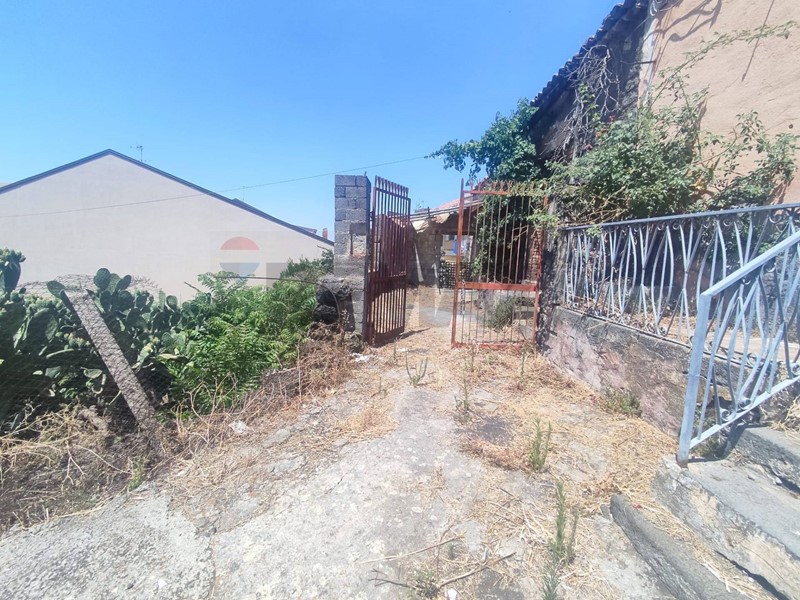 Terreno edificabile in Vendita a Belpasso, 98'000&euro;, 500 m²